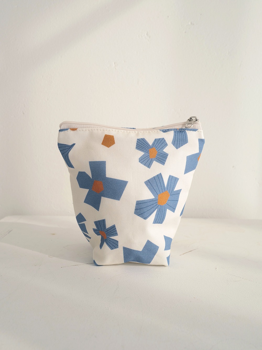 Paper flower pouch